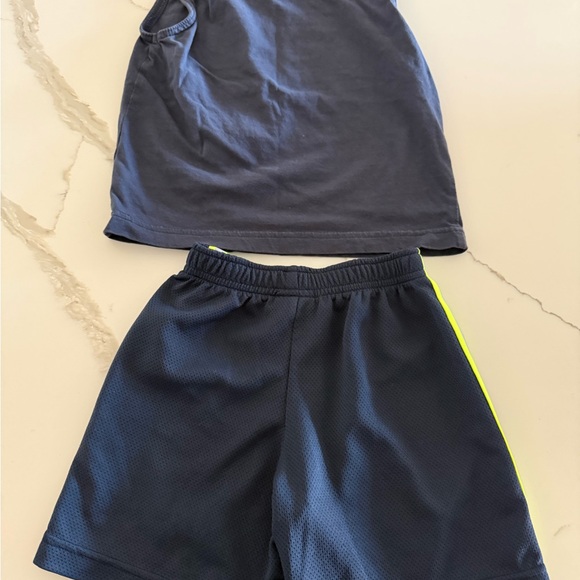 Nike "I Run The Show" Boys 3T- 2pc Set - Picture 2 of 5